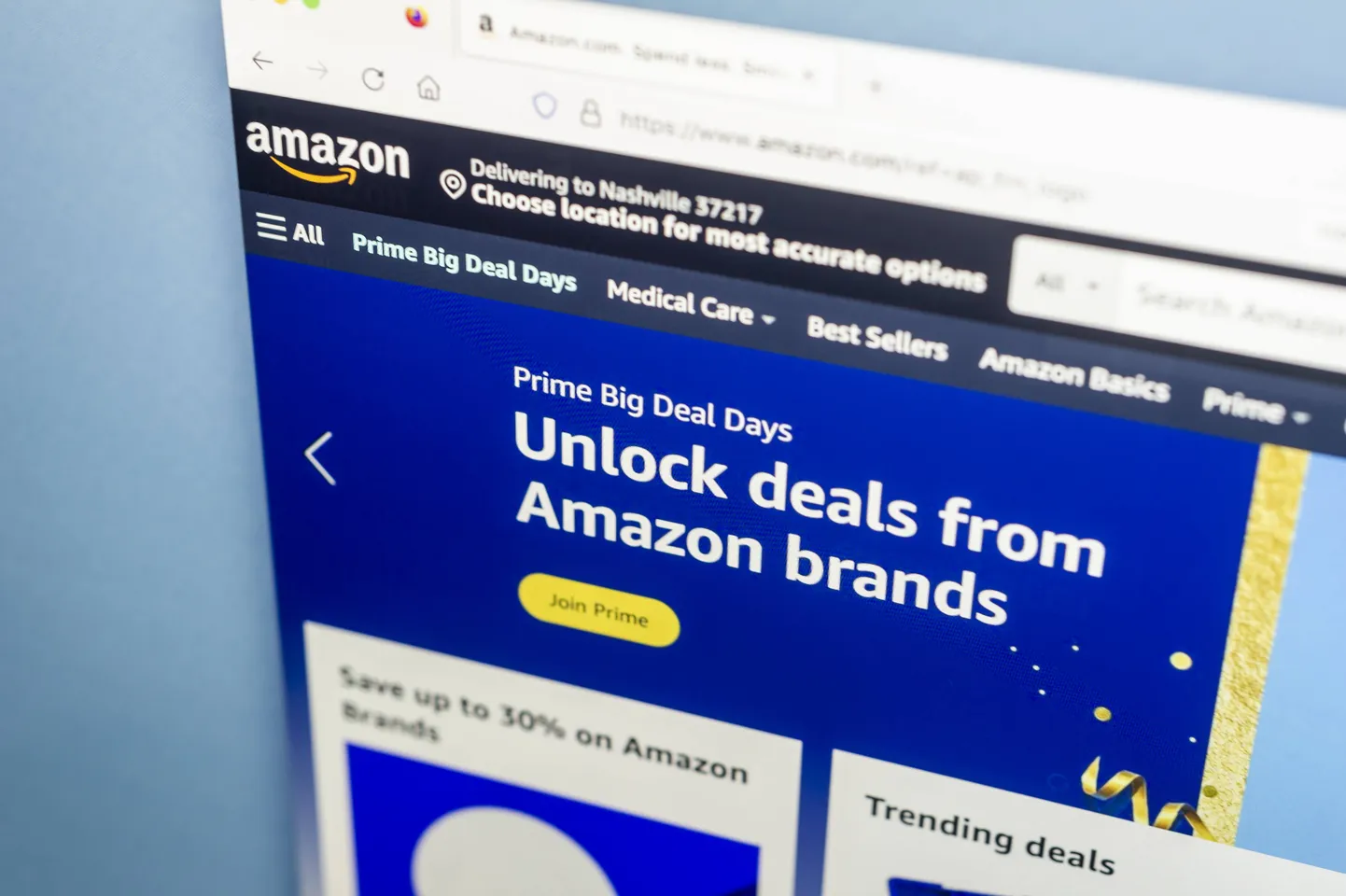 E-kaubanduse veebilehtede nagu Alibaba, Amazon, Booking, eBay, Etsy kaudu turustanud ettevõtete osakaal on suhteliselt tagasihoidlik.