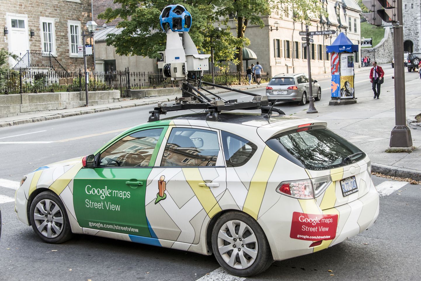 Google Mapsi tänavavaateid filmiv auto