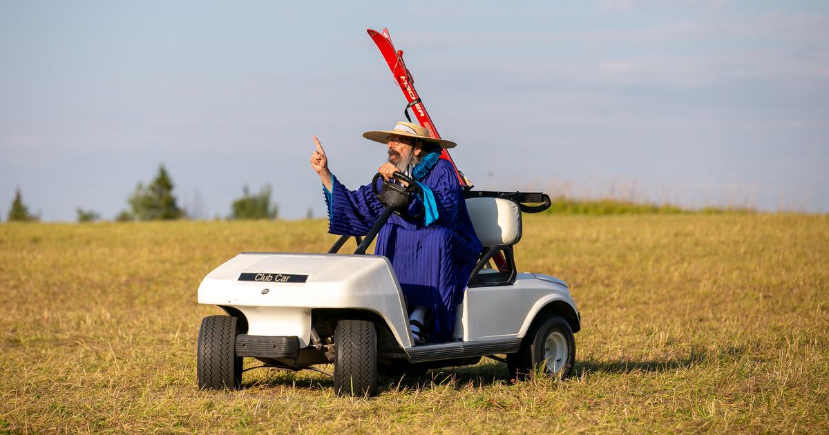 Paide Teater müüb vürst Volkonski golfiautot