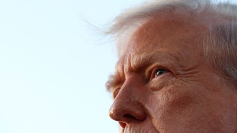 Tramps plāno drīz atkal runāt ar Putinu