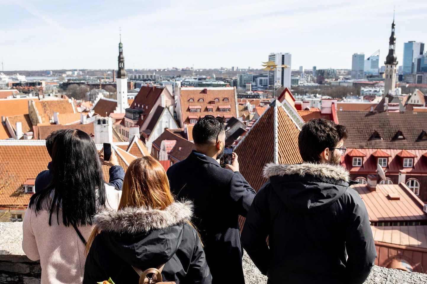 17.04.2022 Tallinn Turistid vanalinnas.