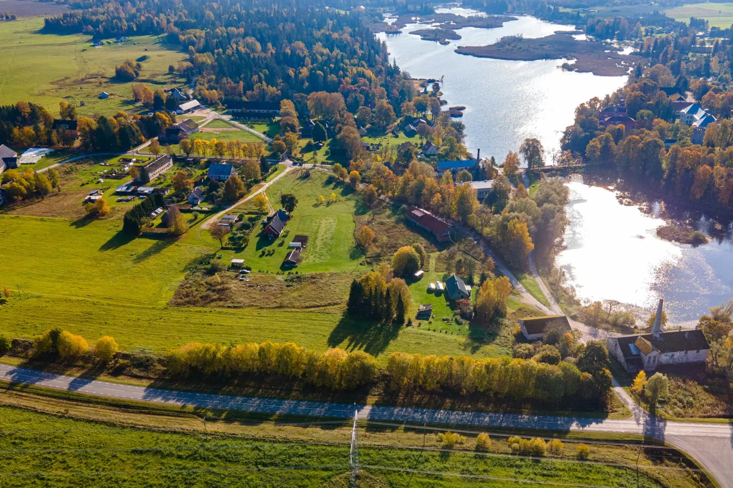 Porkuni küla jääb samanimelise maastikukaitseala piiridesse.