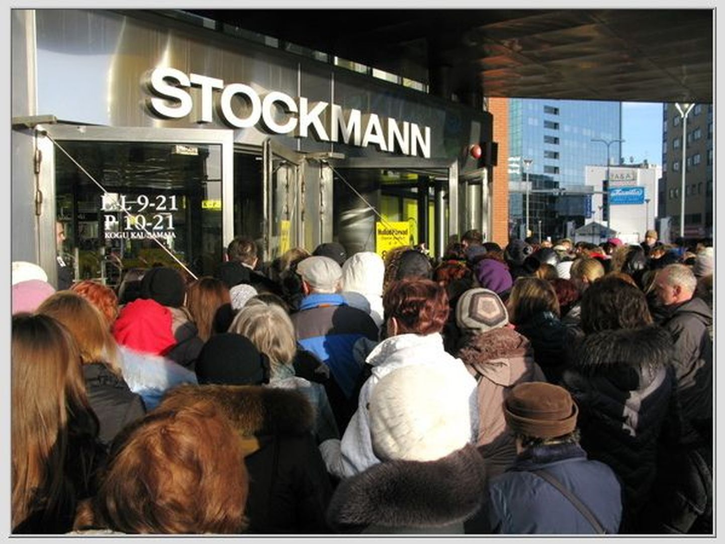 Наплыв покупателей в Stockmann.