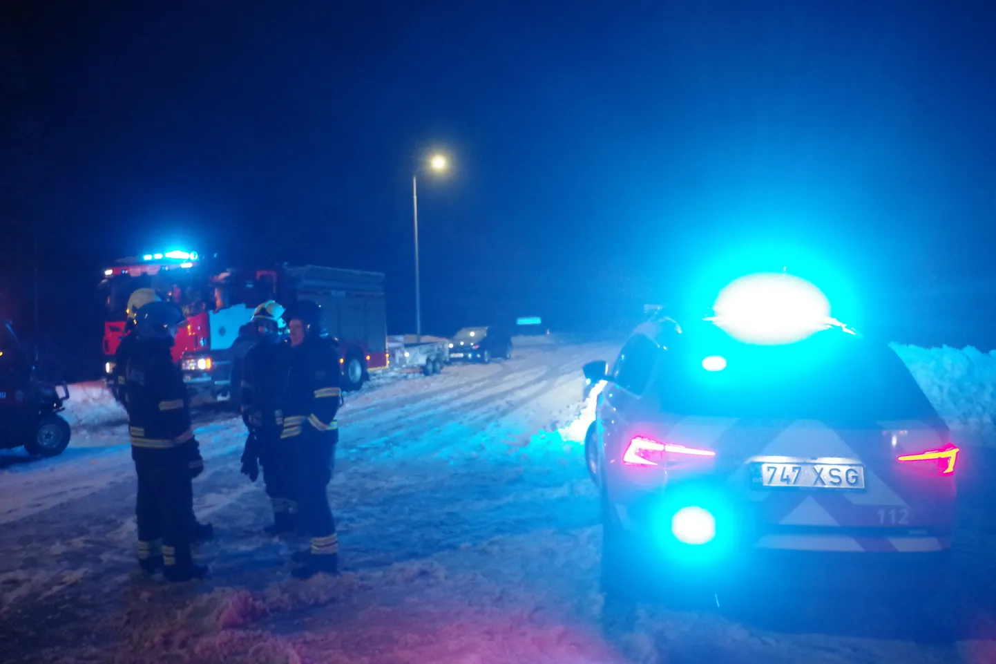 Päästjad talveöisel väljakutsel. Foto on illustreeriv.