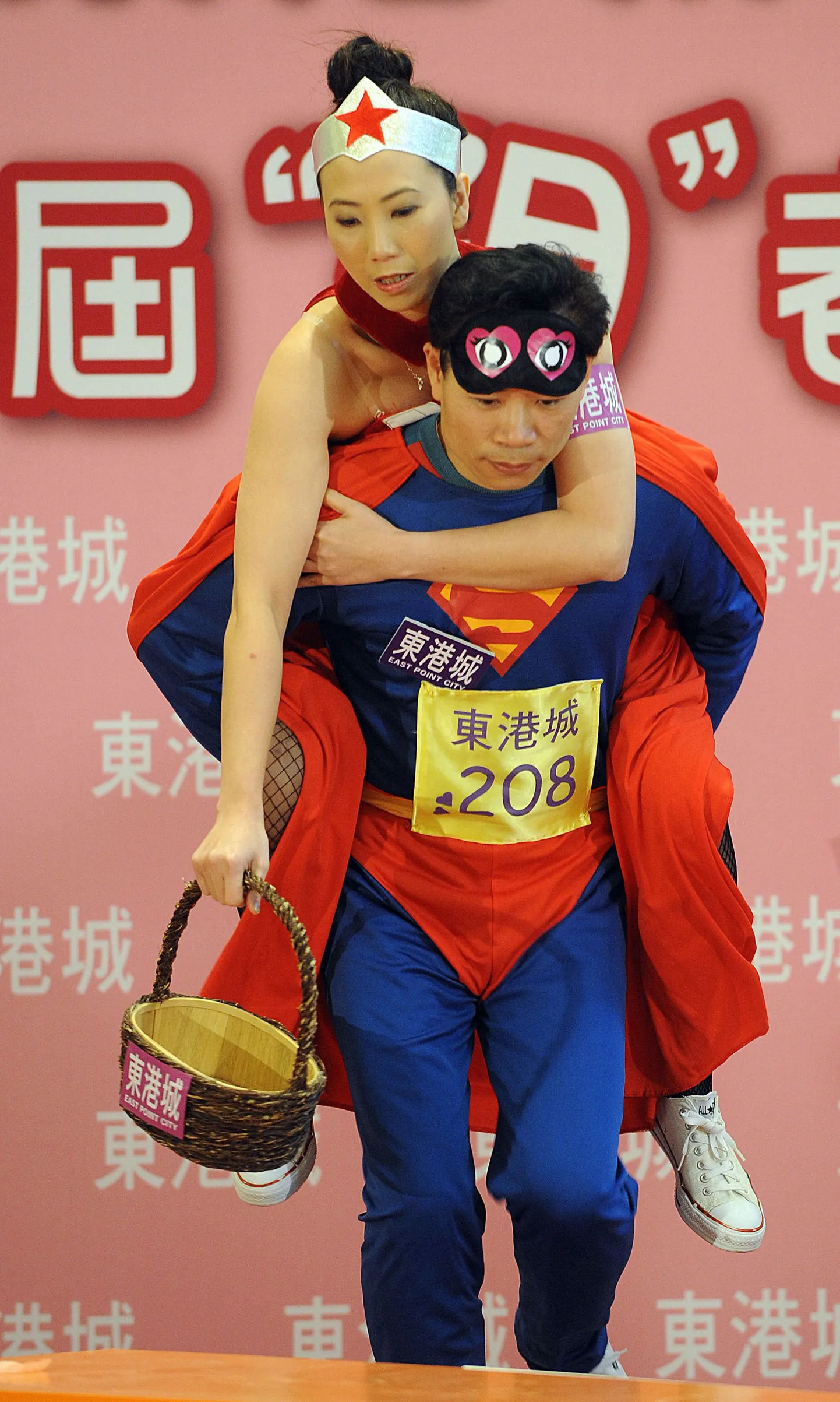 Hong Kongi naisekandmisvõistluse võitjad Michael ja Cora Fung