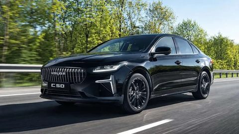 Venemaa üritab oma kärbunud autotootmist turgutada ikoonilise Volga naasmisega