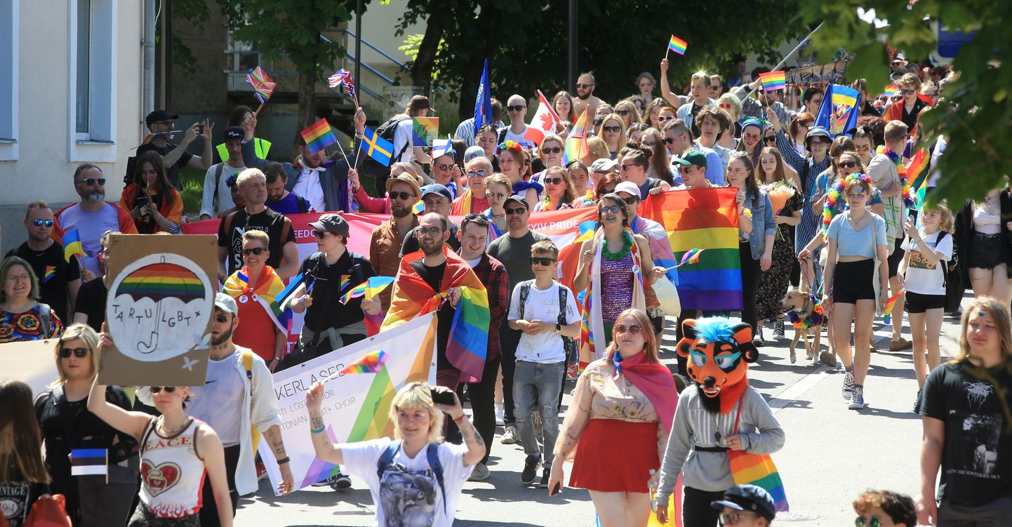 Первый ЛГБТ-прайд в Тарту.