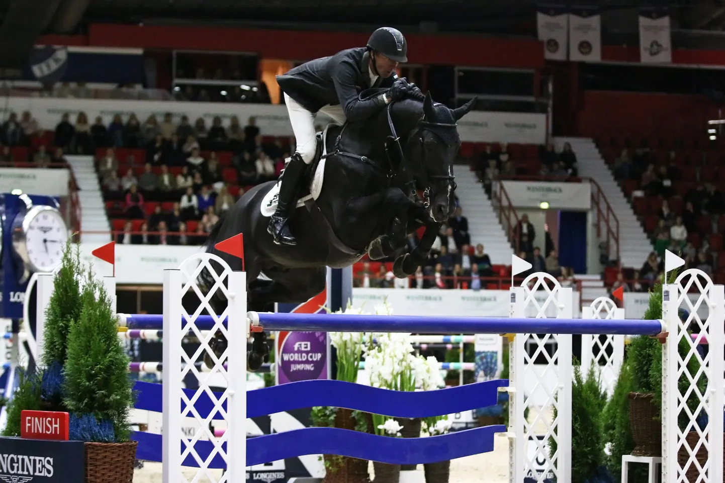Jur Vrieling hobusel VDL Glasgow v. Merelsnest