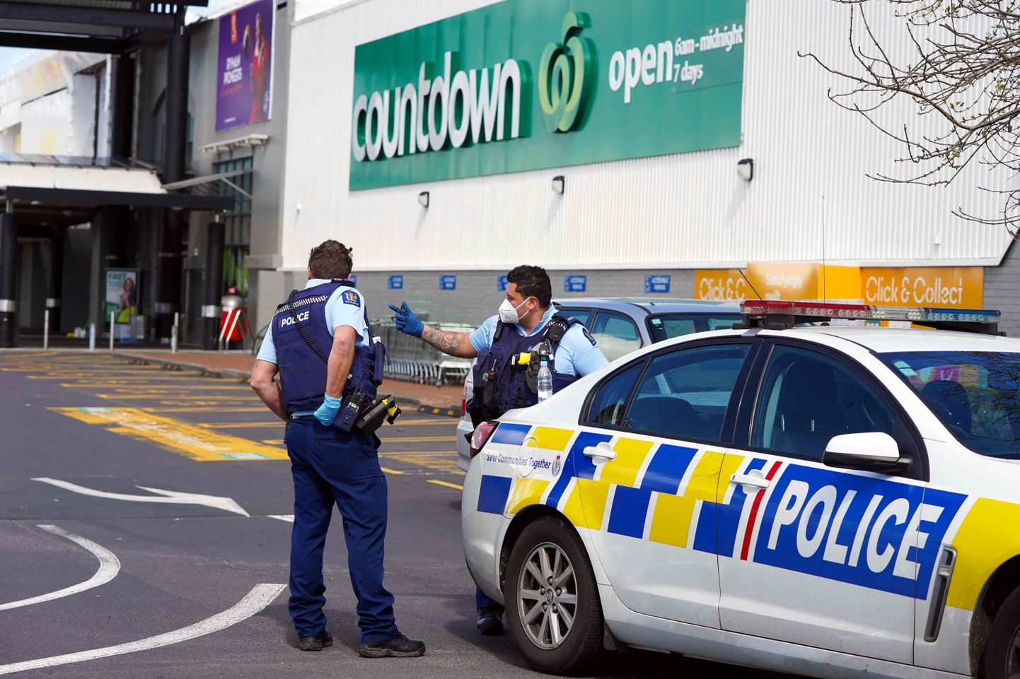 Uus-Meremaa politsei päev pärast noarünnakut Countdowni supermarketi juures.