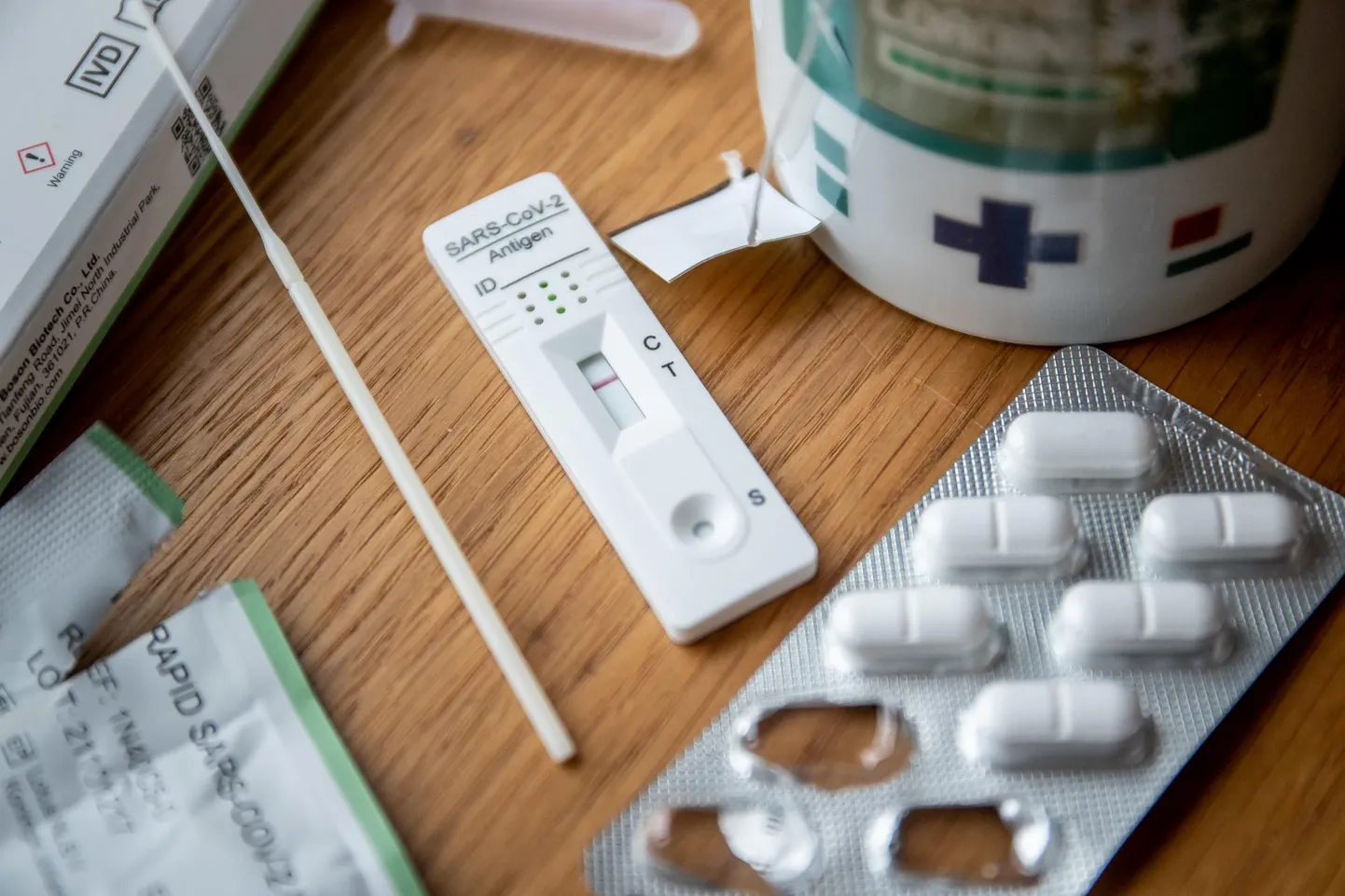 Eestis on kevadel registreeritud juhtumeid, kus inimene on korraga nakatunud COVID-i ja gripiviirusega ning siis on põdemine olnud päris raske.