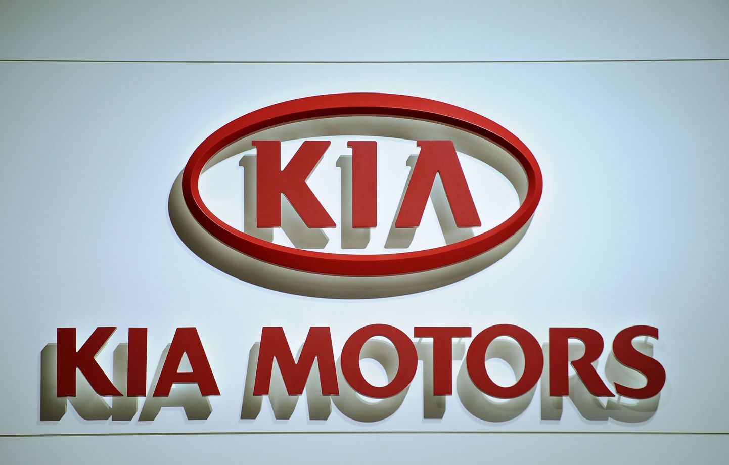 Логотип KIA.