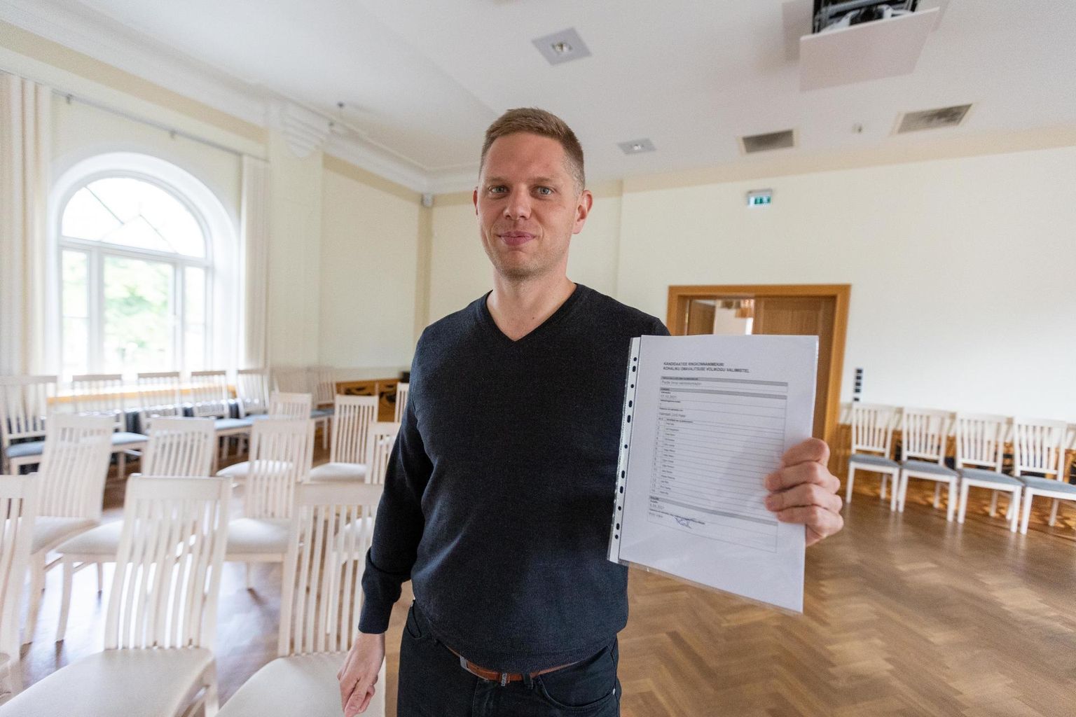 Valimisliit Uus Paide registreerimine, pildil Priit Värk.