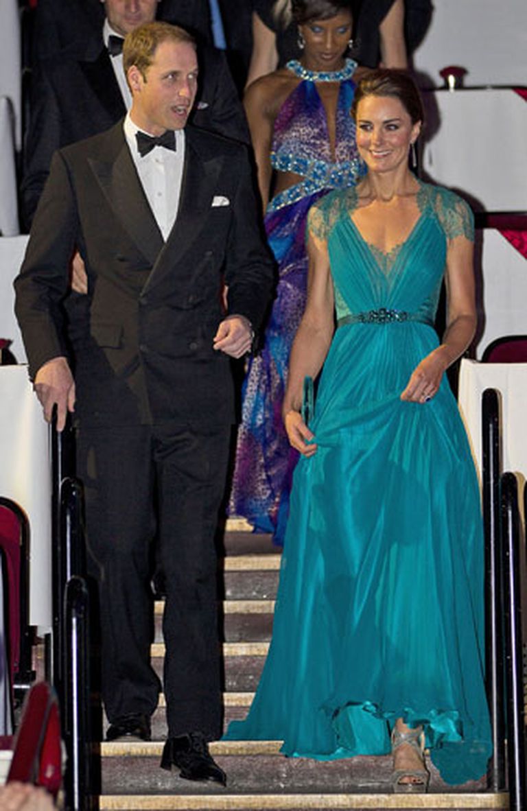 "Our Greatest Team Rises Gala Diner" pasākumam Keita bija izvēlējusies "Jenny Packham" kleitu, kas maksā aptuveni 2050 GBP, un "Jimmy Choo" kurpes par 450 GBP 
