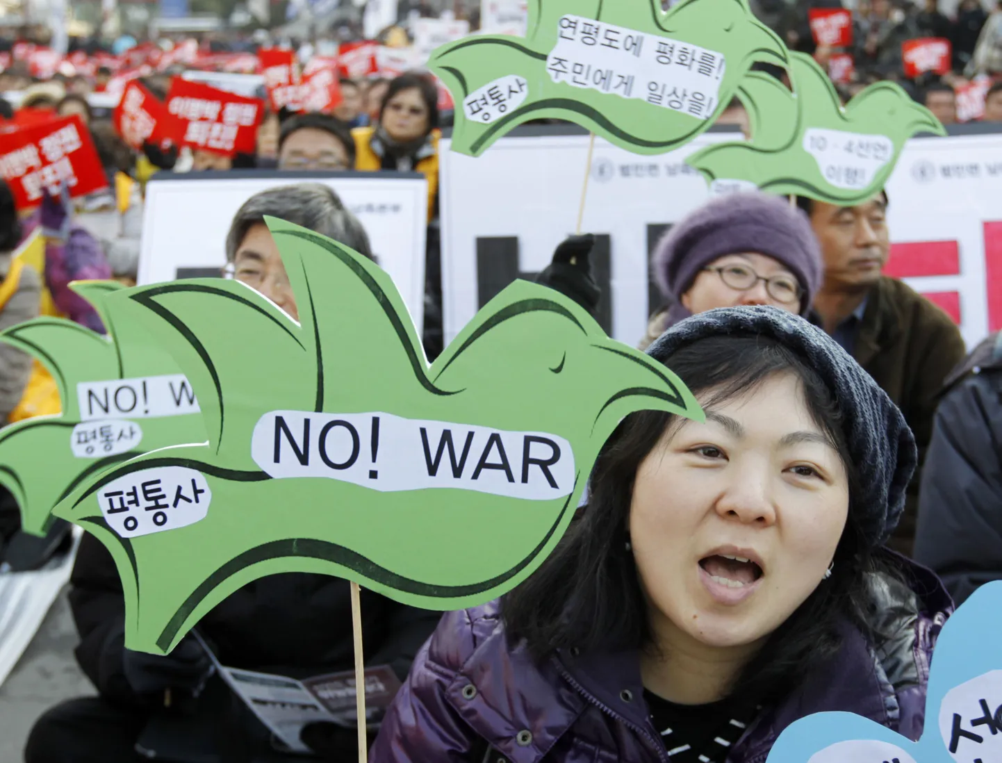 Sõjavastased Soulis avaldamas meelt kasvanud pingete vastu Korea poolsaarel.