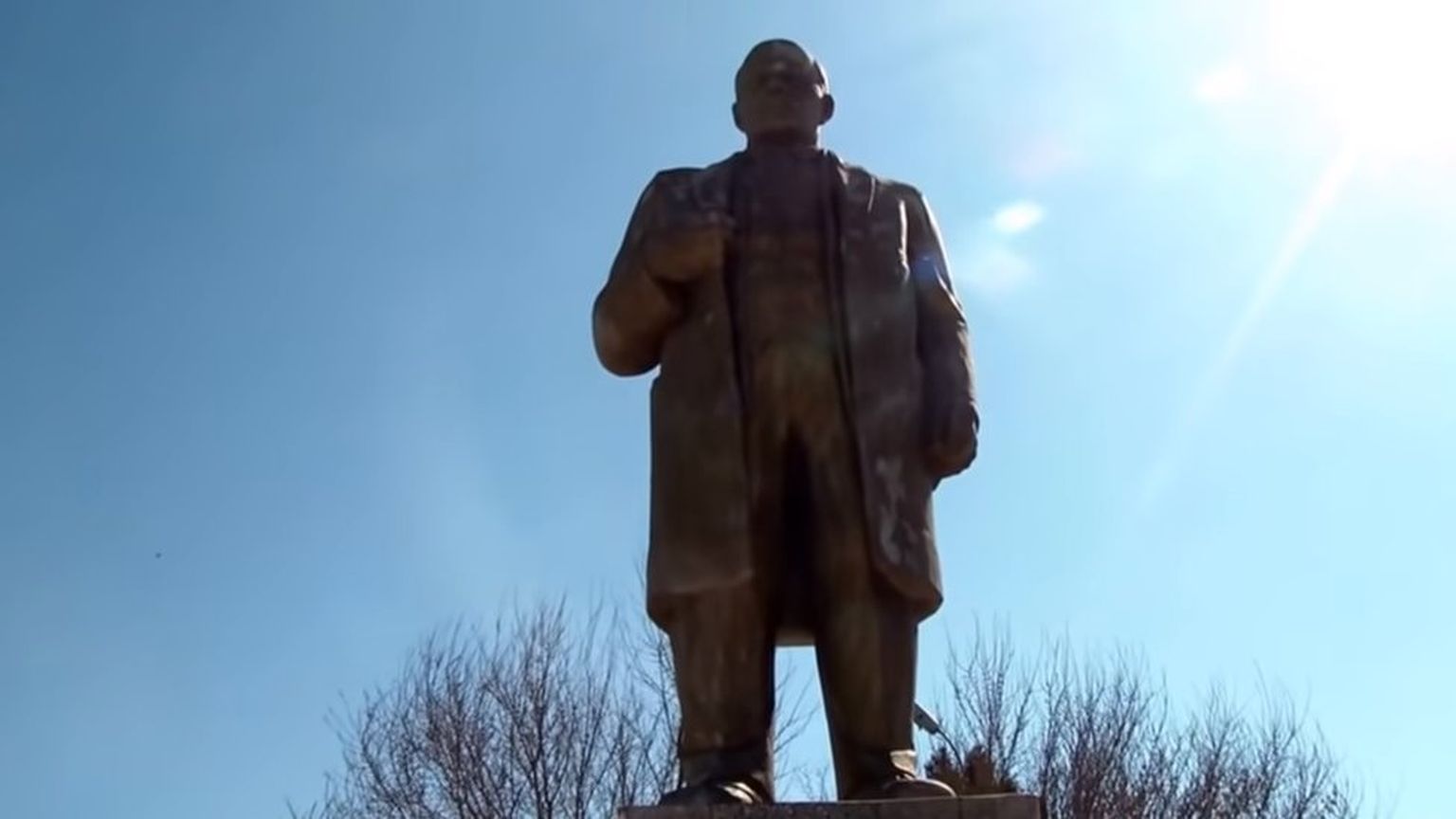 Tadžikistani islamivaimulikud kulutasid kogudusele tehtud annetusi Lenini kuju restaureerimiseks.