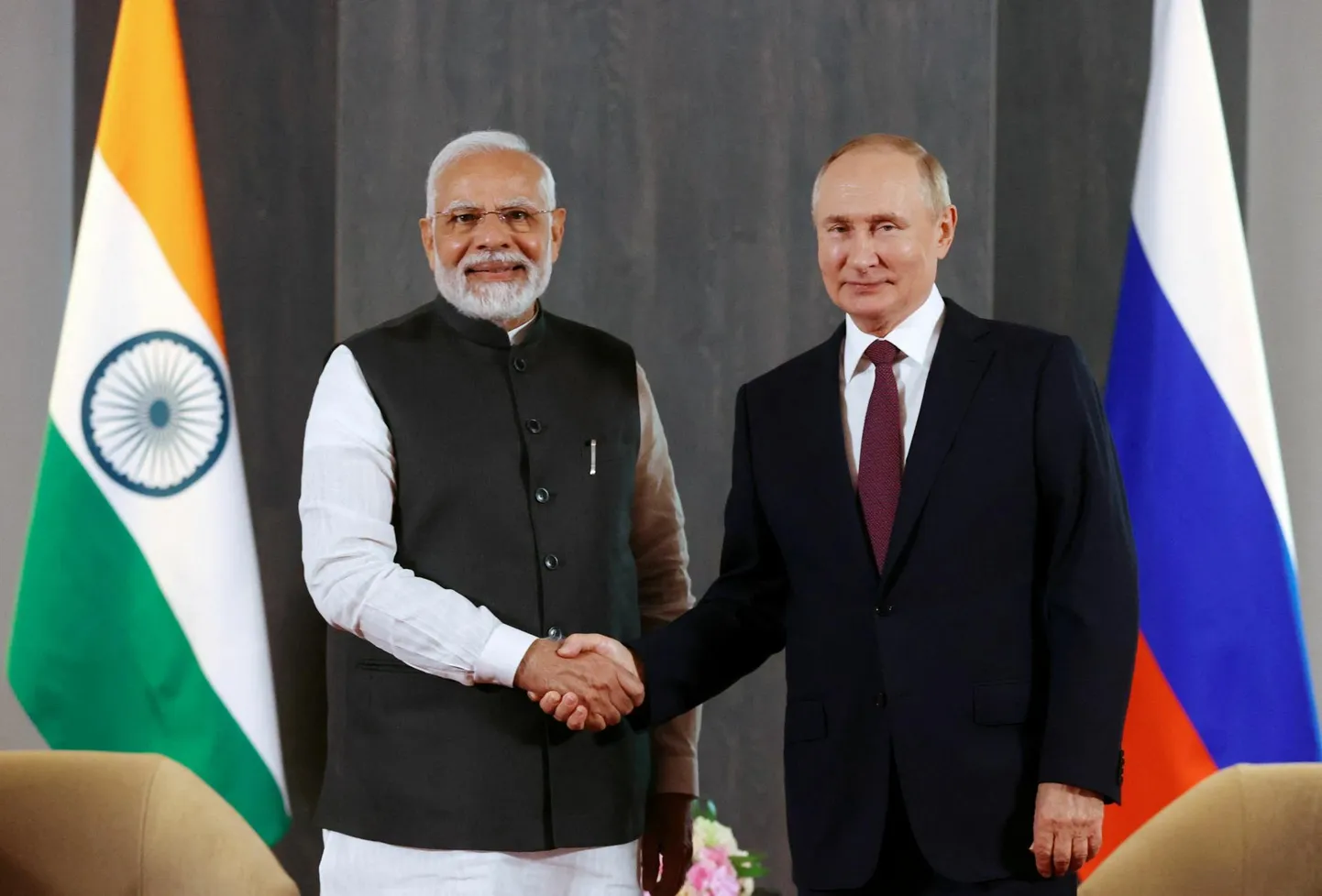 India peaminister Narendra Modi ja Venemaa riigipea Vladimir Putin mullu septembris Usbekistanis Samarkandis toimunud Shanghai Koostööorganisatsiooni kohtumisel.