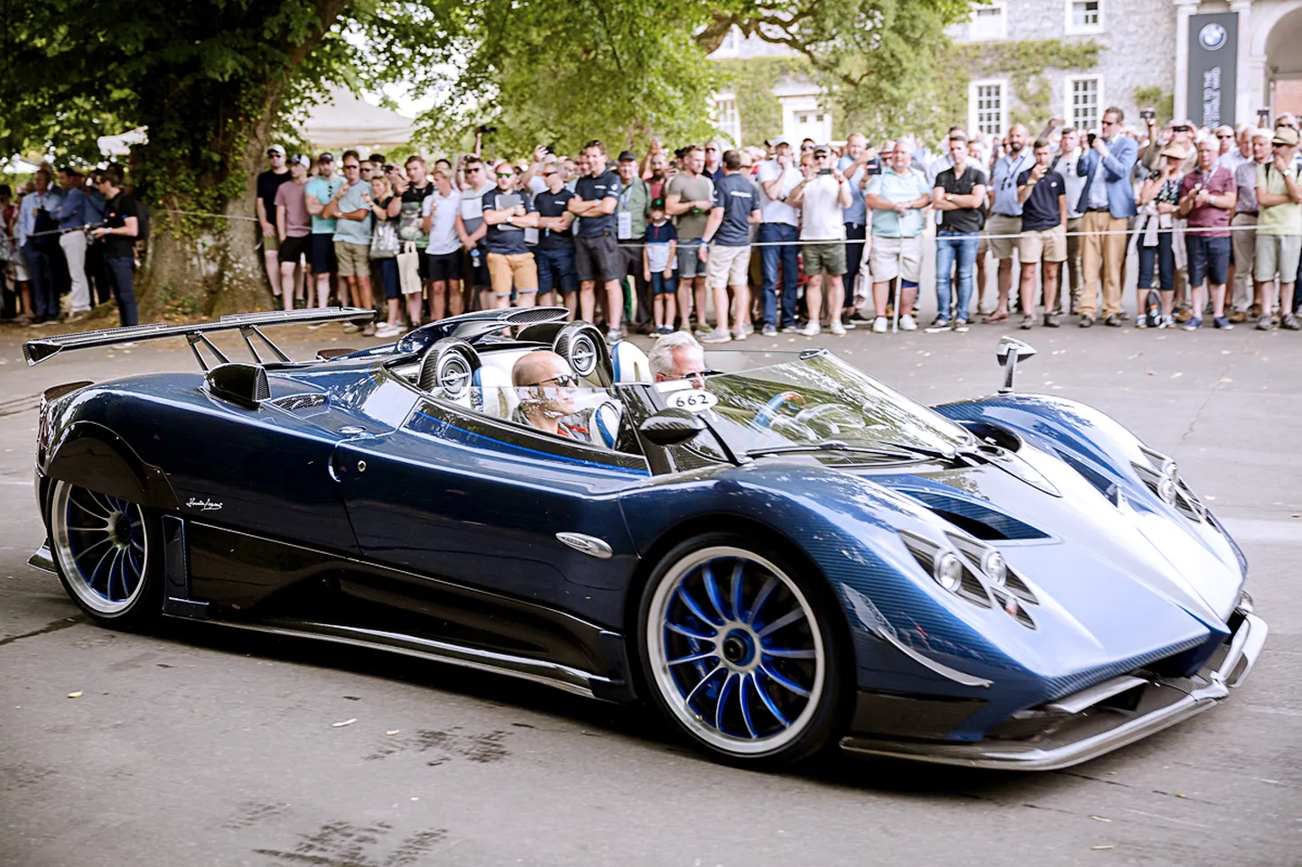 Horacio Pagani izbrauc ar Zonda Barchetta