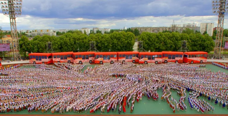 XI Skolēnu dziesmu un deju svētku deju lieluzvedums Daugavas stadionā 2015. gadā.