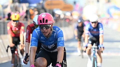Mihkels alustas nelja kodara ja lekkiva tagarehvi kiuste Prantsusmaal velotuuri teise kohaga
