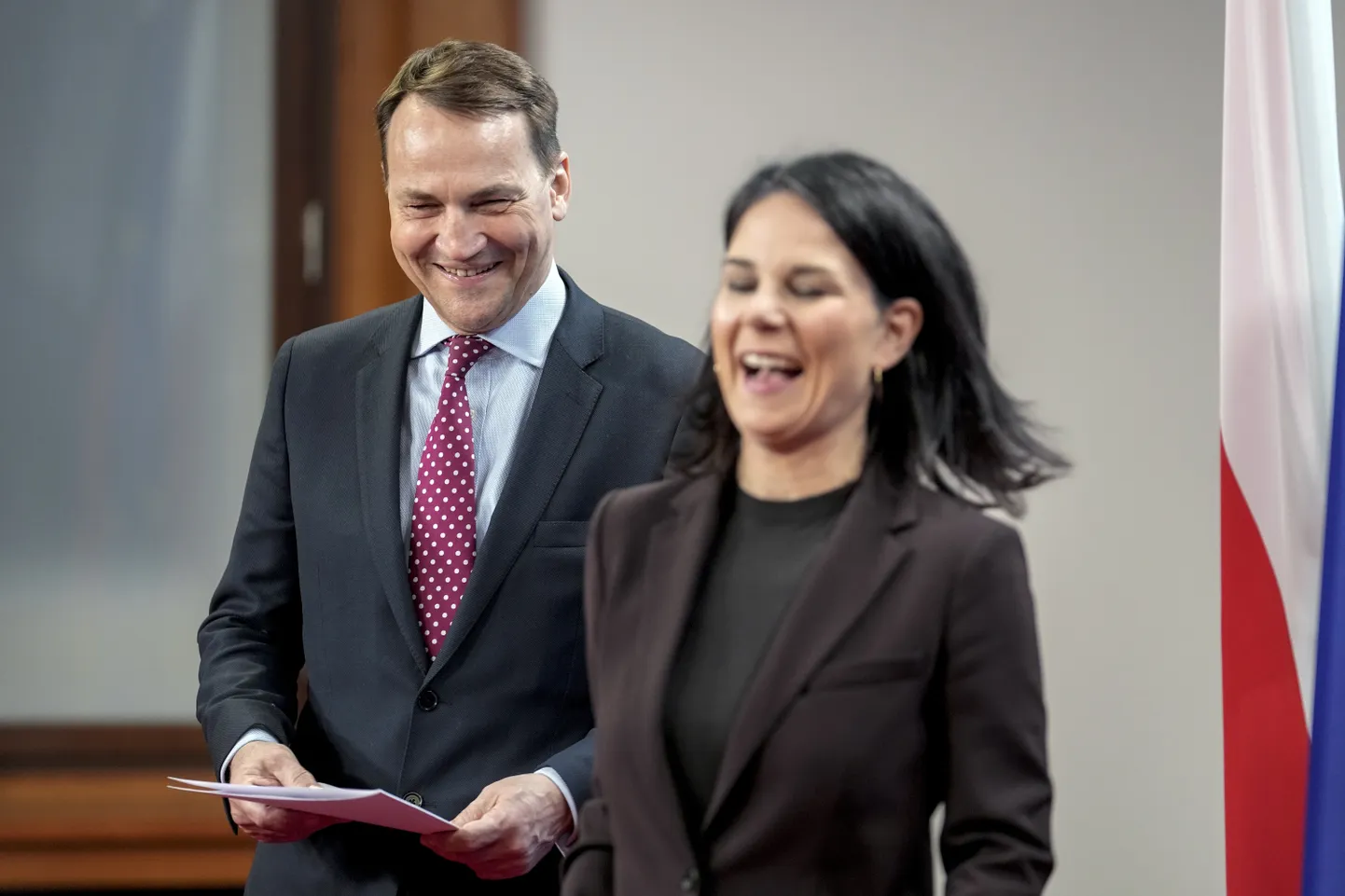 Poola välisminister Radosław Sikorski eilsel kohtumisel Saksamaa kolleegi Annalena Baerbockiga.