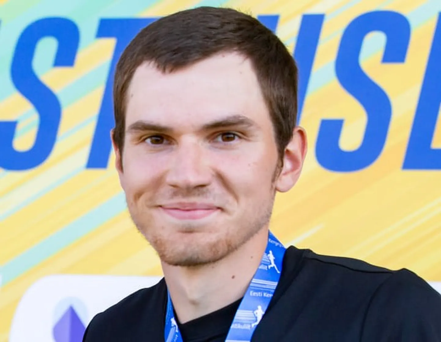Денис Шалкаускас в этом году улучшил свои личные рекорды в беге на 800, 1000 и 1500 метров на несколько секунд и достиг уровня, которого достигли лишь немногие бегуны в Эстонии.