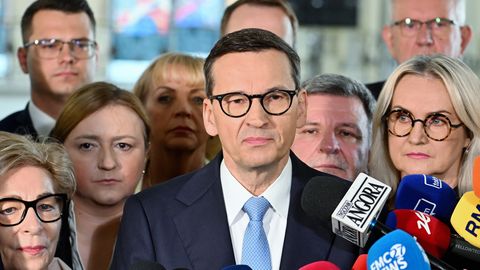 «Teisejärguline seebiooper»: Poola suurim opositsioonipartei käriseb valimispingetes lõhki