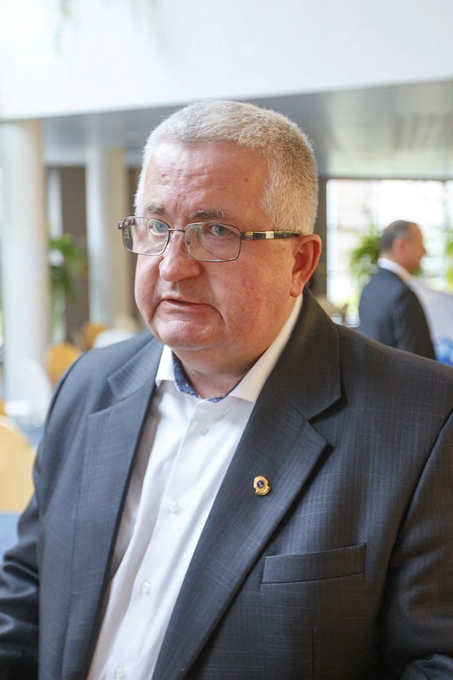 Valga Omavalitsuste Liidu juhil Agu Kabritsal läks Telia esinduse sulgemise uudise peale hing täis.