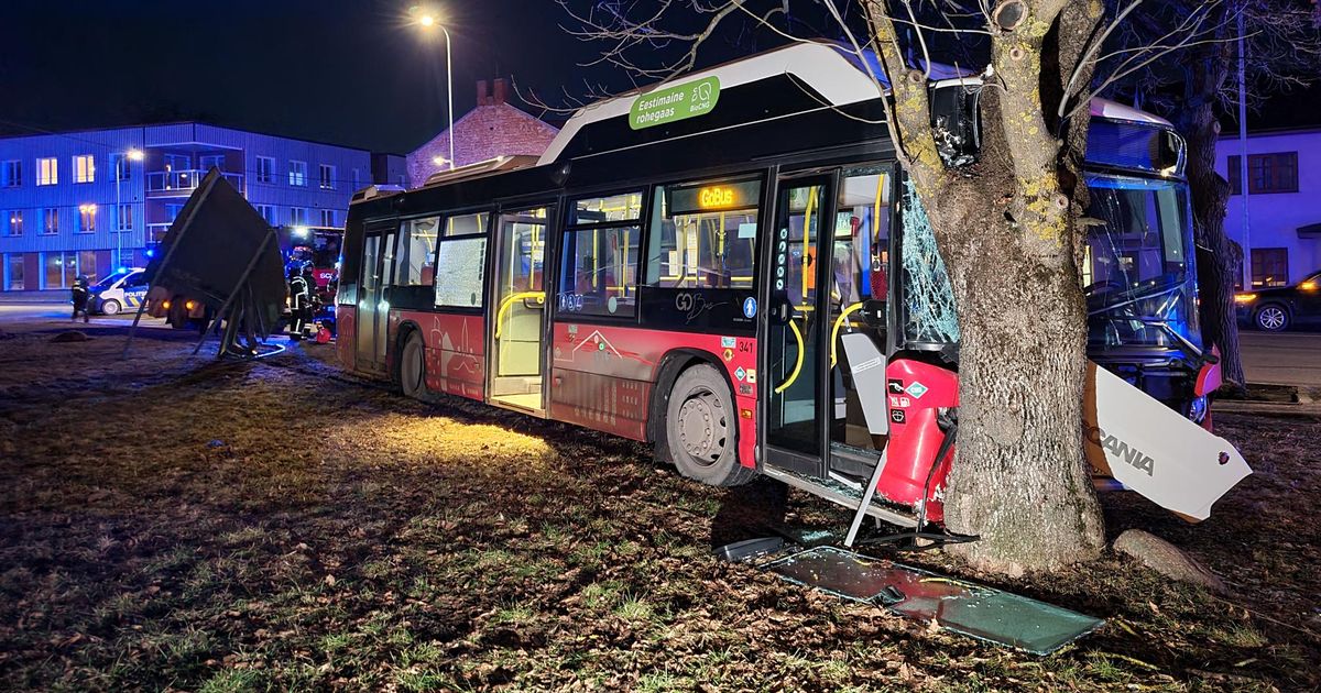 Terviserikke tõttu õnnetusse sattunud bussijuht on haiglas