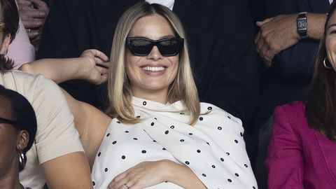 PAPARATSOFOTO ⟩ Näitleja Margot Robbie jäi kaamerasilma ette oma kasvava beebikõhuga