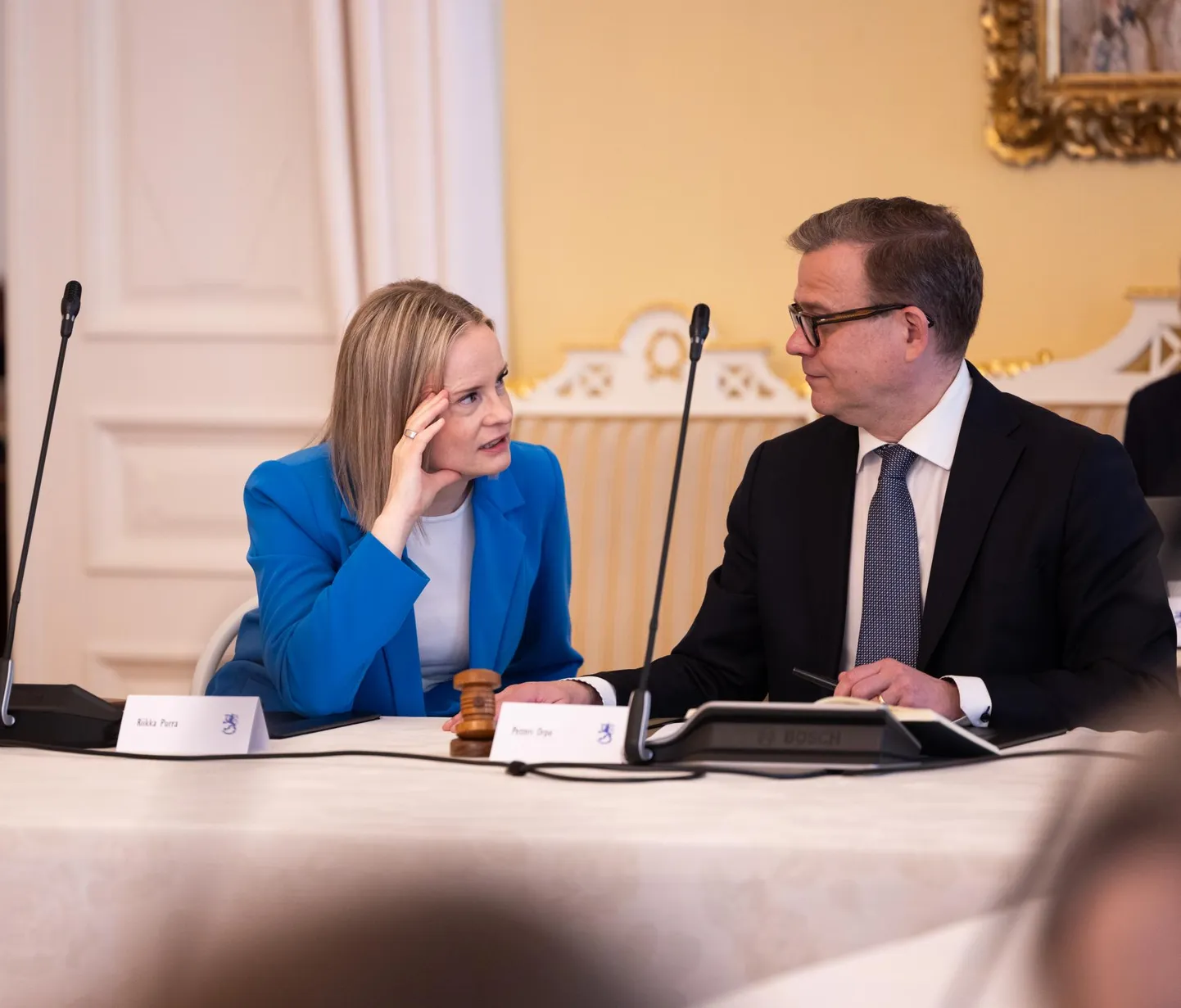 Rahandusminister Riikka Purra ja peaminister Petteri Orpo eile Soome valitsuse vahekokkuvõtte arutelul, kus sätiti majanduskasvu kava ja vaadati otsa riigieelarve tuludele ning kuludele.