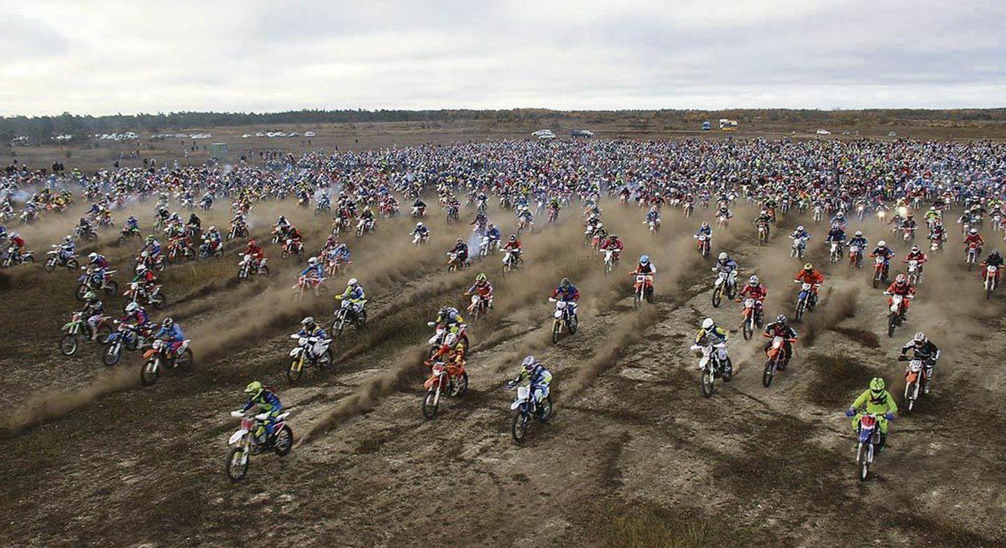 Gotlandi motomaratonil osales tosinas arvestuses kokku üle 3000 võidusõitja.