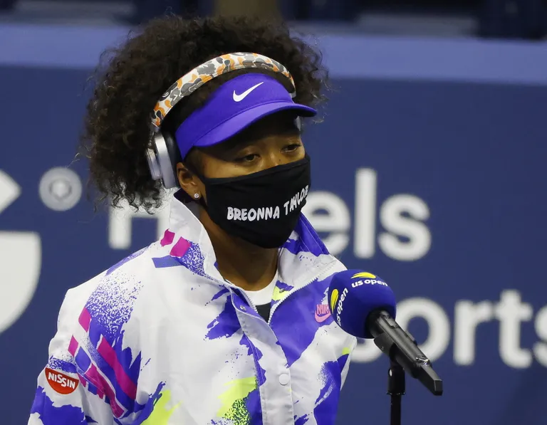 Osaka pärast esimese ringi kohtumist sõnumiga: Breonna Taylor.