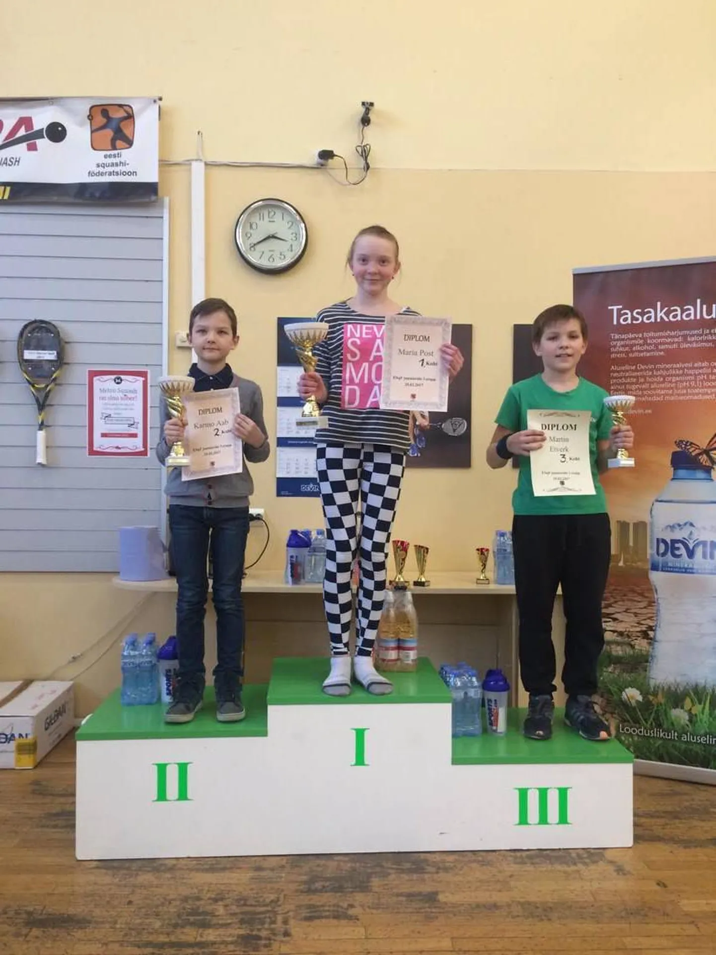 25. veebruaril Tallinnas peetud squash`i-võistluste juunioride liiga kolmandal etapil tõi U13 vanuse­rühmas teise koha koju Karmo Aab (vasakul).