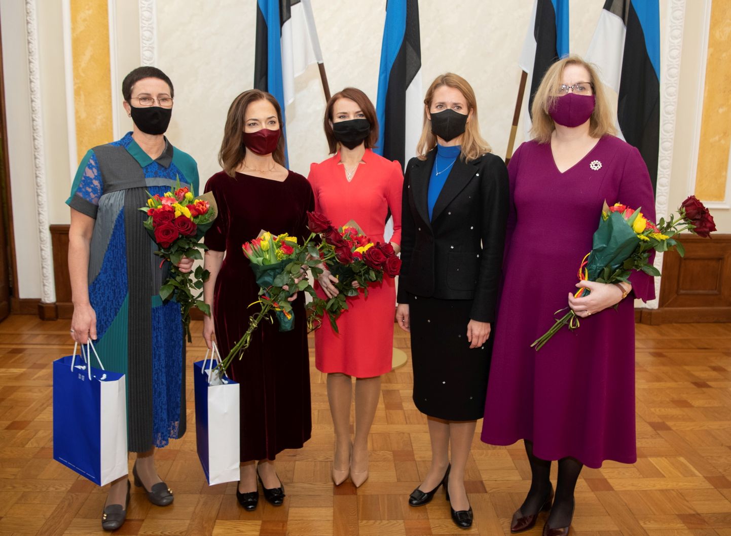 Valitsuse naisministrid Signe Riisalo, Liina Kersna, Keit Pentus-Rosimannus, Kaja Kallas ja Maris Lauri.