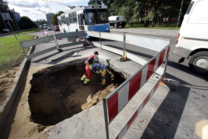 Tanavu Saavad Tallinnas Kanalisatsiooni 1300 Kinnistut Tallinn