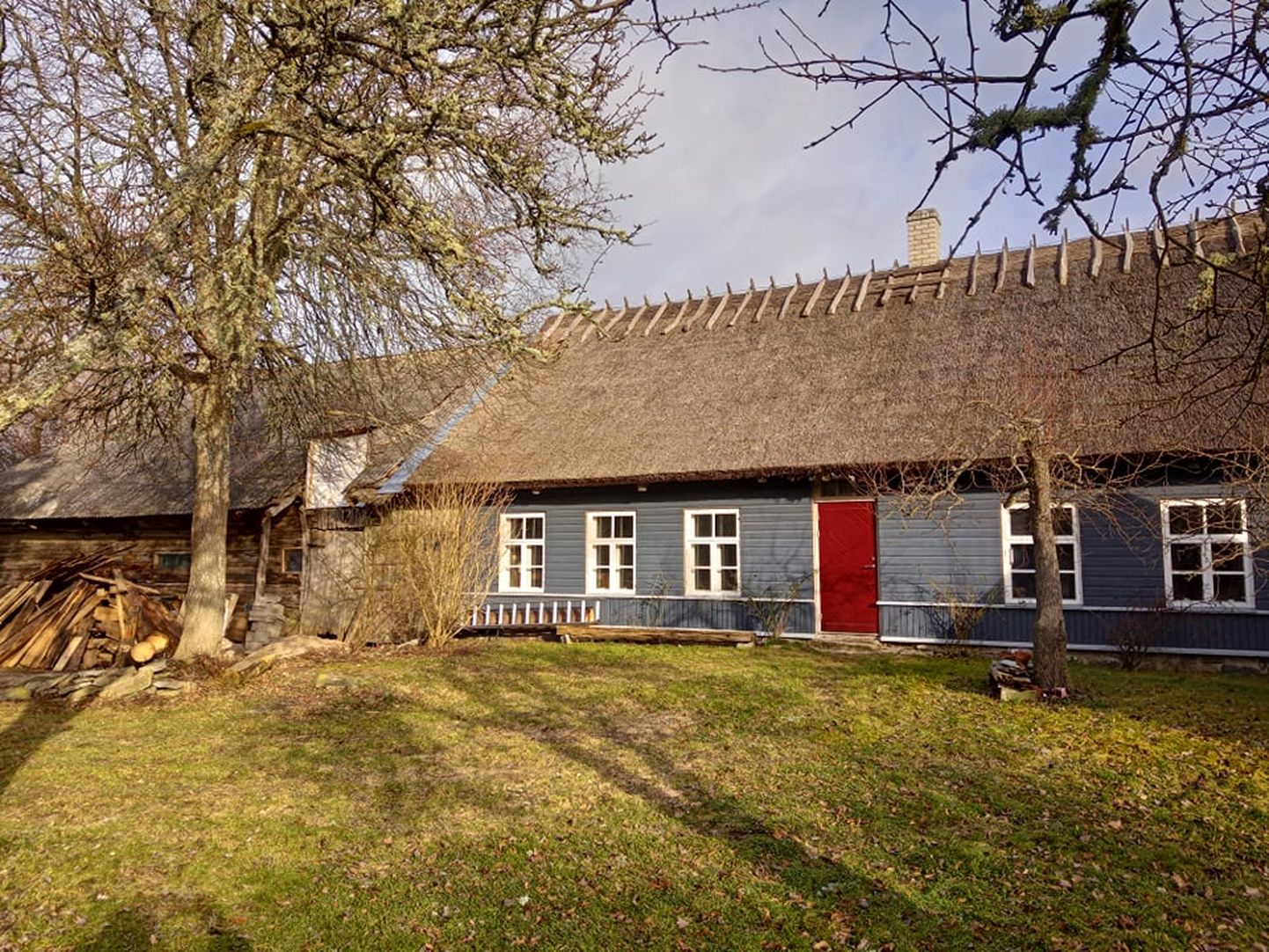 Toetusega ehitatud roogkatus Saaremaal.