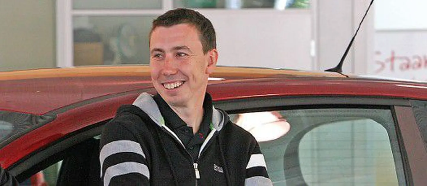 Раллист Маркко Мяртин перед пресс-конференцией на Rally Estonia 2010.