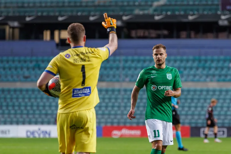 Rauno Sappinen (number 11) toodi teise ründajana Mark Anders Lepiku kõrvale.