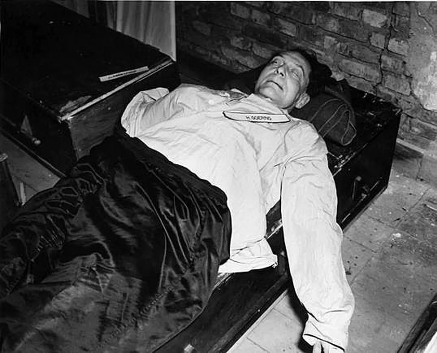 Surnud Göring.