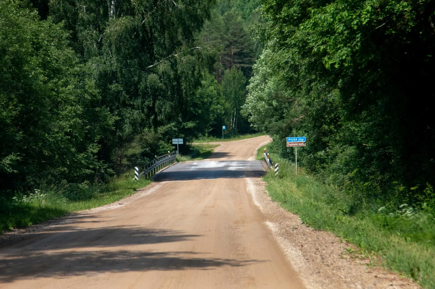 Kui Eesti annaks Piusa jõele isikuõigused, kas siis neid tunnustaks ka Venemaa? Piusa jõgi Eesti-Vene piiri lähedal Saatse kandis.