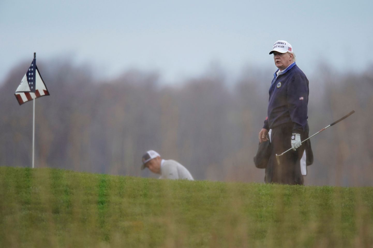 USA president Donald Trump mängimas 15. novembril 2020 golfi Virginias Sterlingis talle kuuluvas golfiklubis Trump National Golf Club