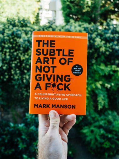 Mark Manson «The Subtle Art of Not Giving a F*ck».
