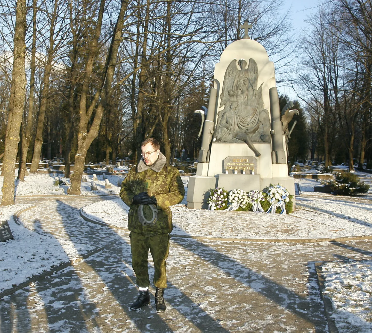 Vabadussõjas hukkunute mälestussammas Pärnus Alevi kalmistul