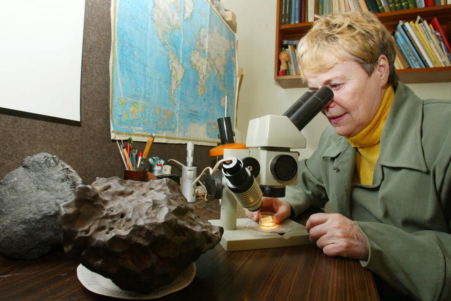 Oma elus paljusid meteoriite uurinud geoloog Reet Tiirmaa on pealtnägijate kirjelduste põhjal kindel, et Viljandimaa kohal lendas boliid.
