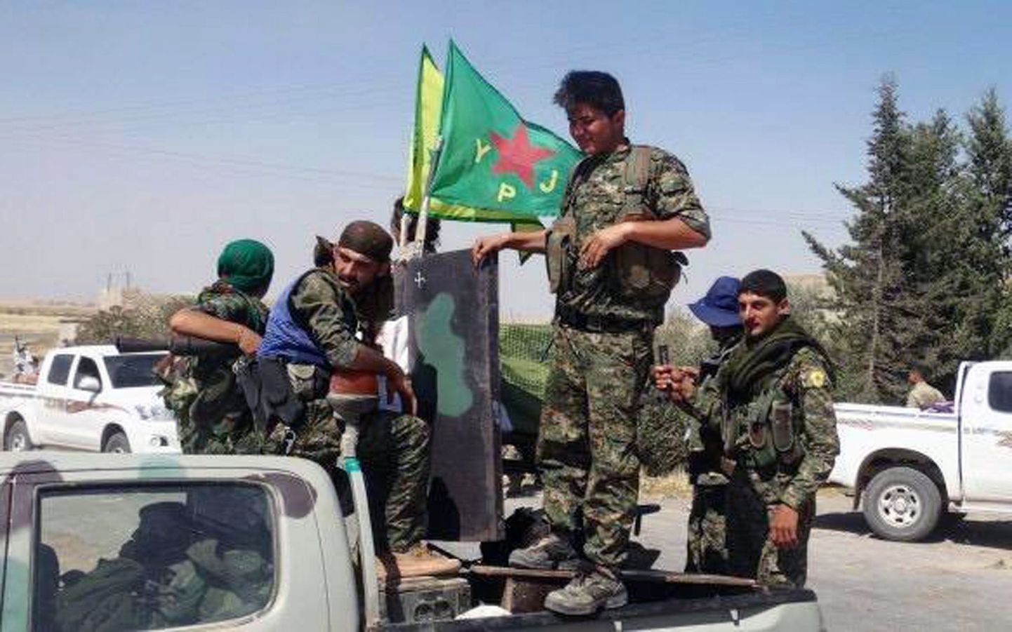 Kurdi võitlejad Raqqa lähistel.