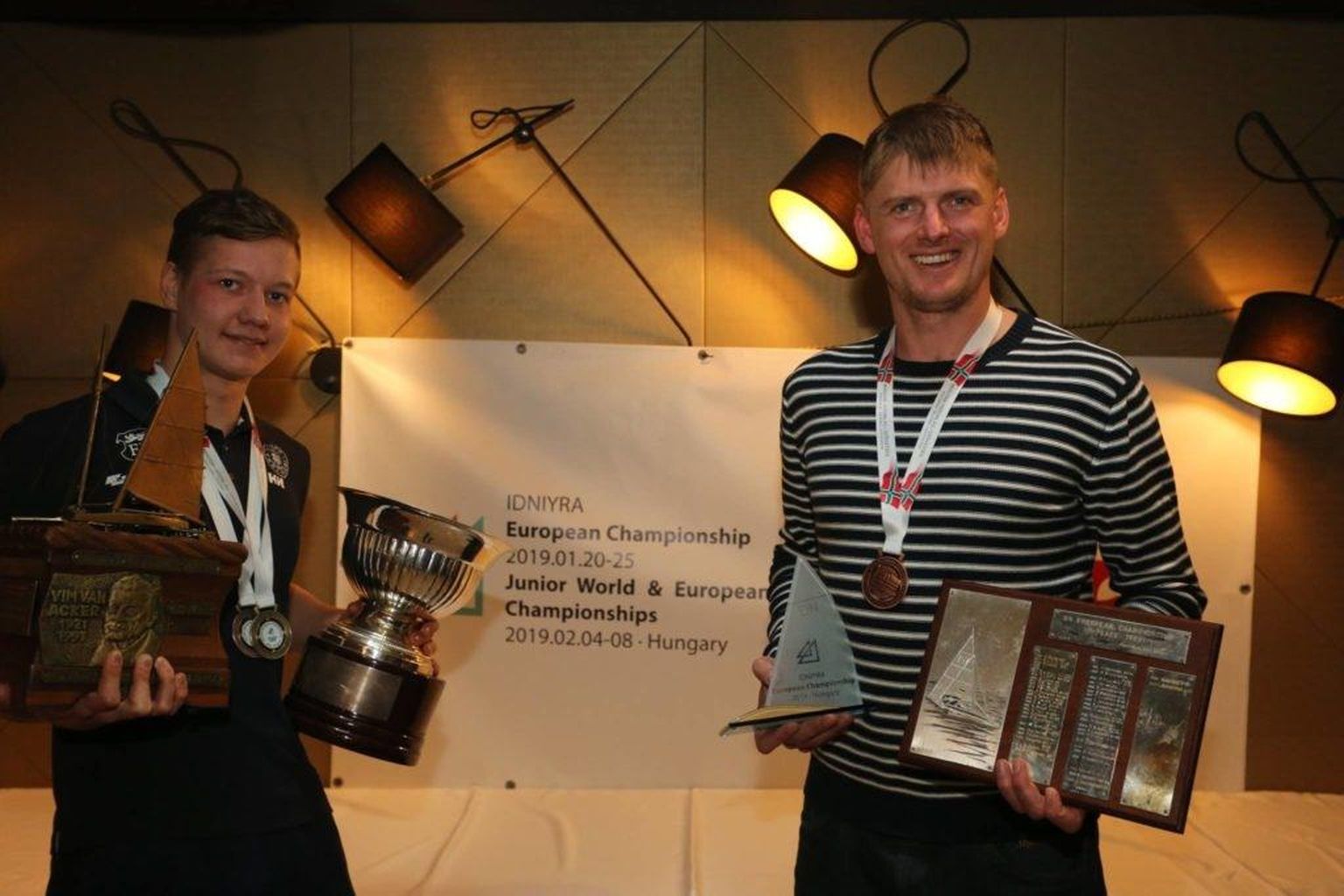 Rasmus Maalinn (vasakul) võitis läinud hooajal DN-klassis oma kolmanda juunioride maailmameistri tiitli, Mihkel Kosk seilas täiskasvanute EMil pronksivääriliselt.