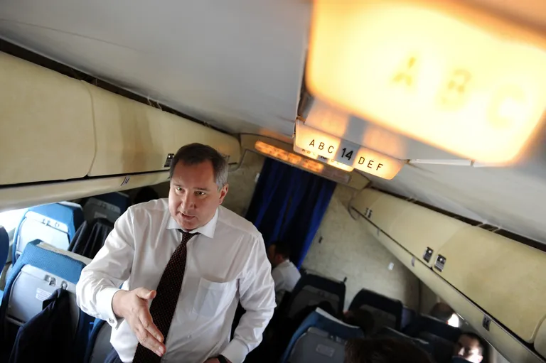 Dmitri Rogozin lennukis