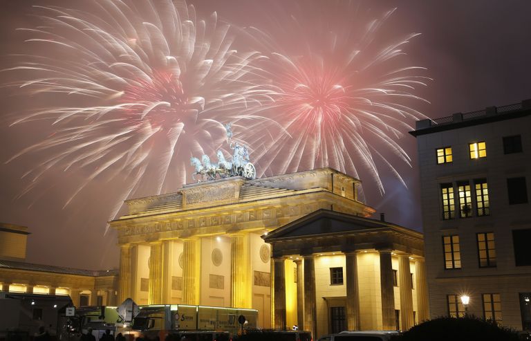 Aastatel 1789-1791 valminud väravad on Berliini üheks sümboliks. Pärast Berliini müüri ehitamist jäi väravad 28 aastaks läbimatuks.