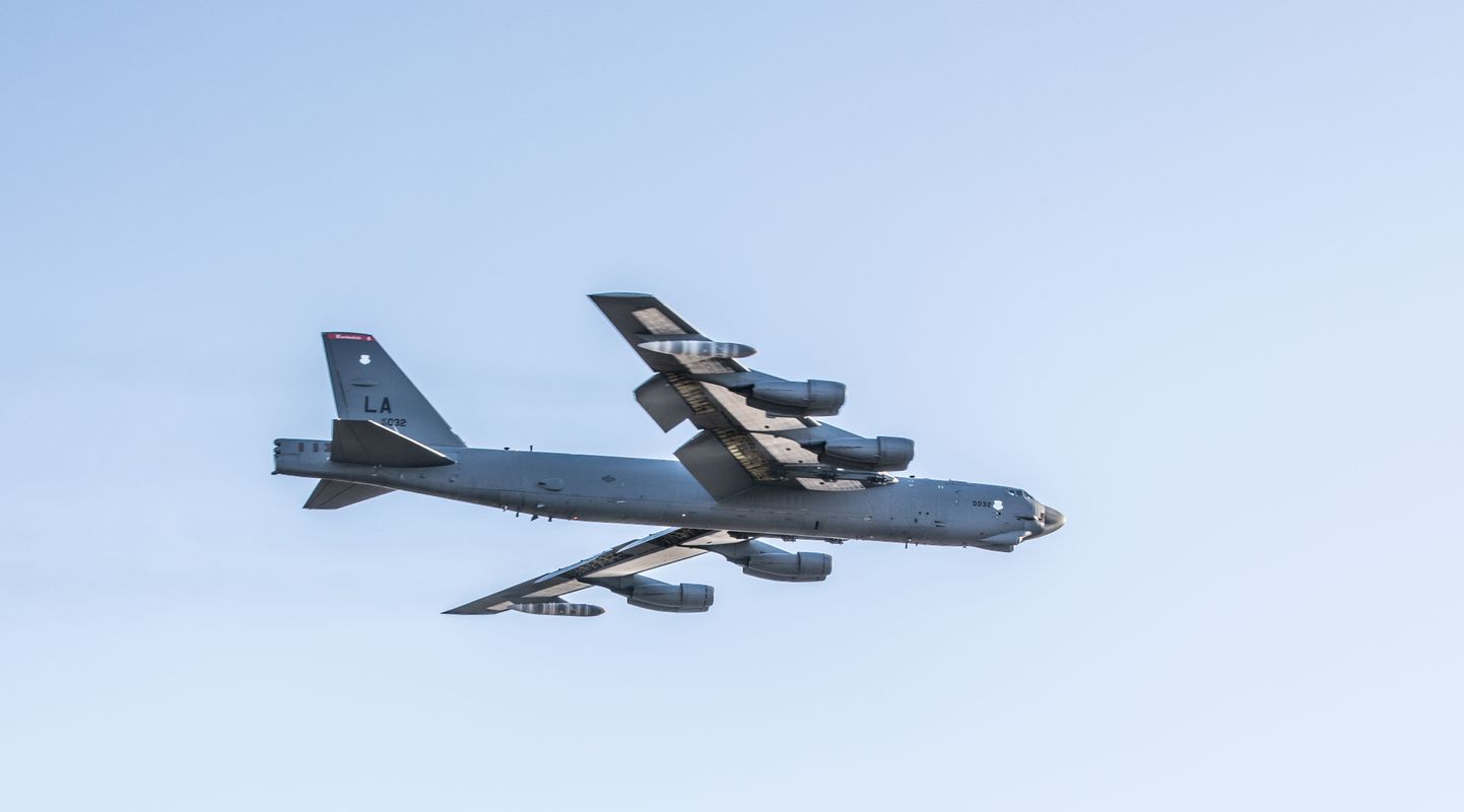 Ameerika Ühendriikide strateegiline pommitaja B-52 eelmisel aastal Tallinna lennuvälja kohal.