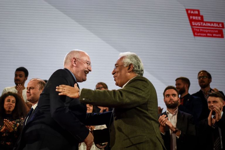  Frans Timmermans kätleb Portugali peaministri Antonio Costaga